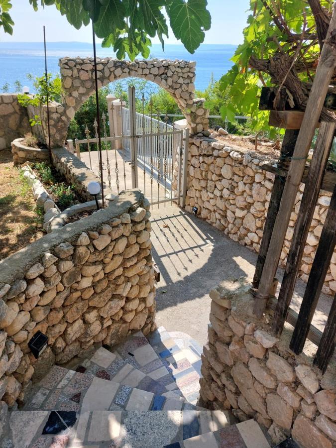 Apartmani Denis Stara Baska Exterior photo
